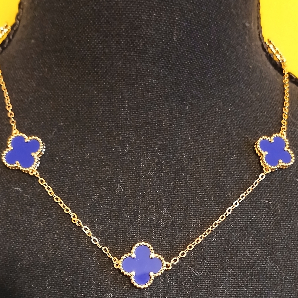 🍂18 K Yellow Gold Filled Deep Blue Clover Necklace🍂 15" With 2" Extender